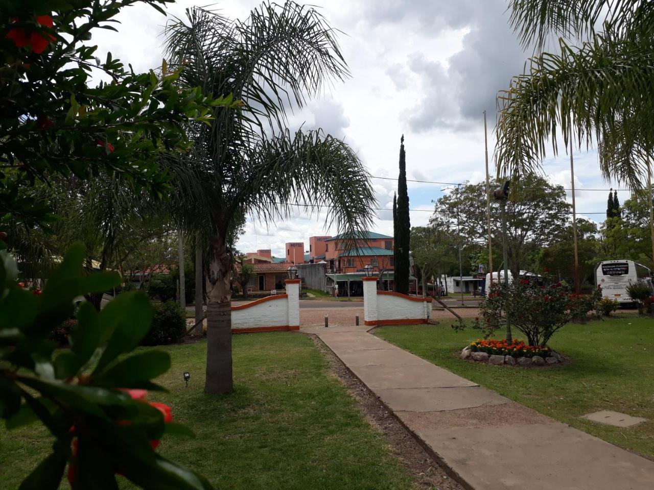 Hotel La Posta del Dayman Termas del Daymán Esterno foto