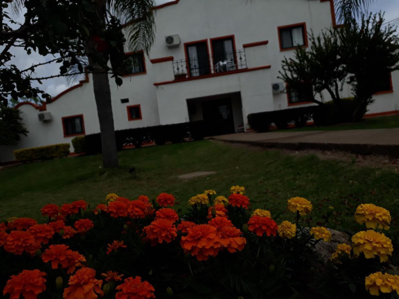 Hotel La Posta del Dayman Termas del Daymán Esterno foto